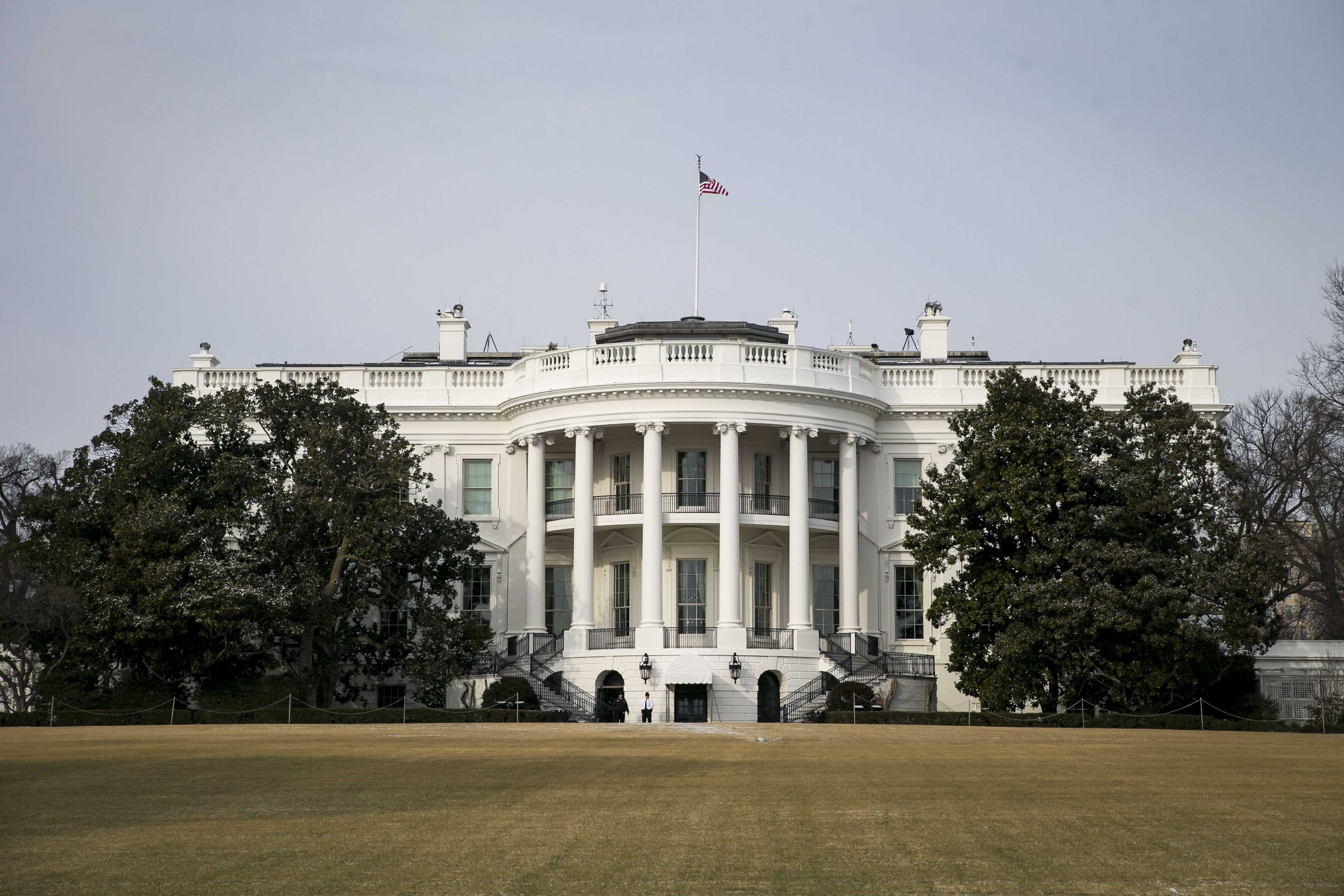 Trump bypasses Congress to cut nearly $1 billion in spending