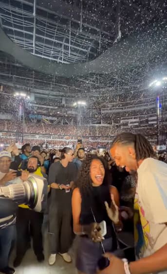 Lakers’ Ziaire Williams proposes to girlfriend at SoFi Stadium